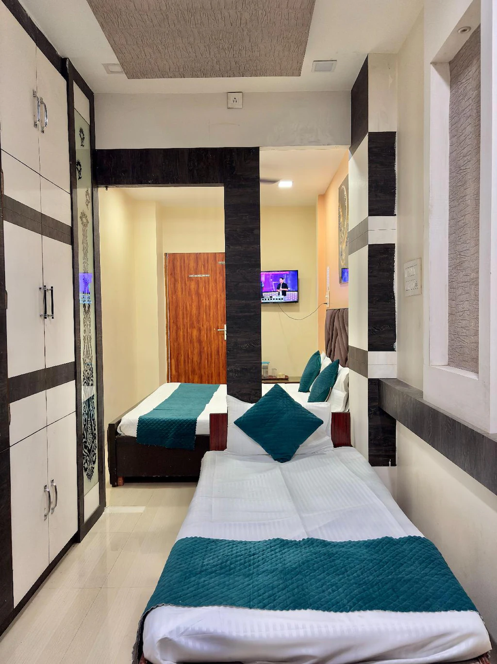 Deluxe Room at Shree Aksharam Guest House